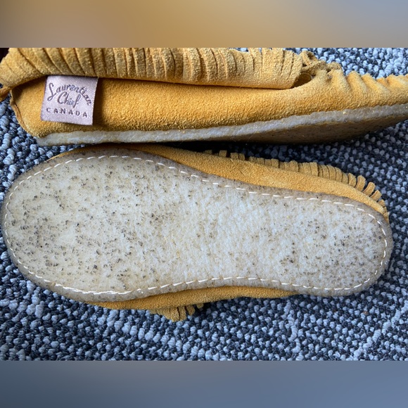 Laurentian Chief moccasins (size 13/1 - youth) - indoor/outdoor - made in Canada - Picture 2 of 3